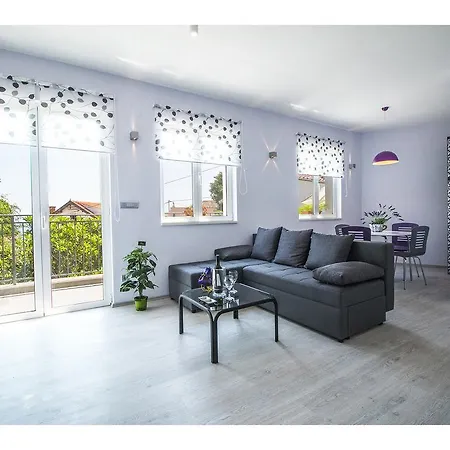 Splendid Marjan Apartment