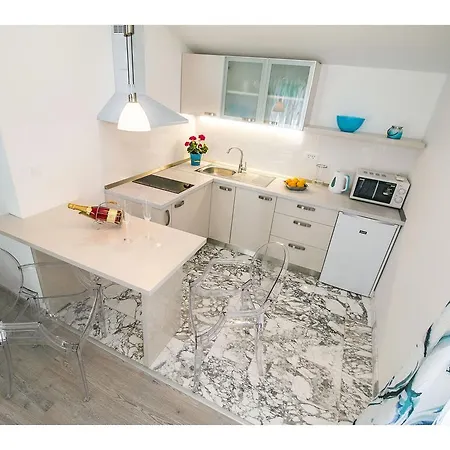 Splendid Marjan Apartment