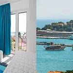 Splendid Marjan *